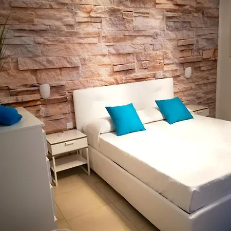 Apartment Apartment *